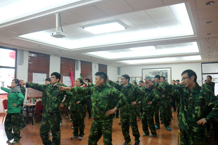 全員齊跳小蘋(píng)果