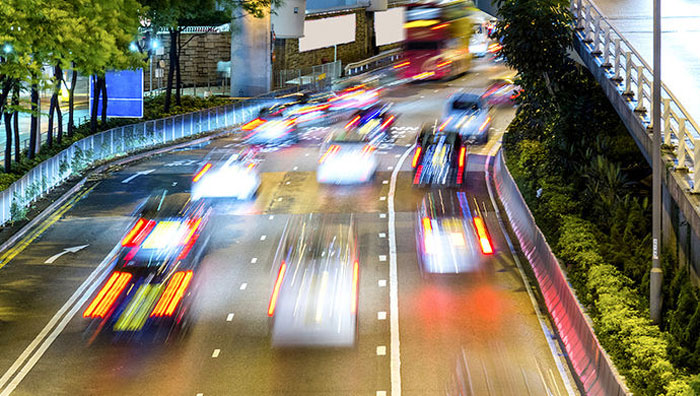 生活在一個城市，每天處于熙熙攘攘的人群，每天過一種忙忙碌碌的生活，有時候會感覺到一絲疲憊，車來人往，永遠來去匆匆，停不下來?？旃?jié)奏讓我們來不及享受須臾的趣樂時光。